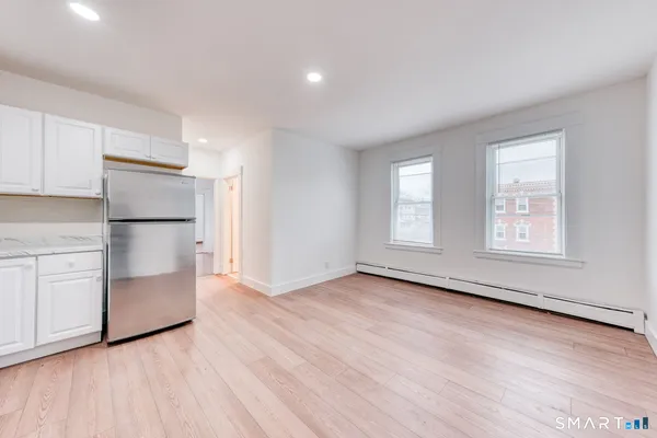 $1,800 | 152 Oak Street, Unit 3S, New Britain, CT 06051