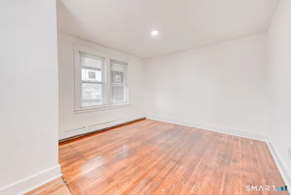 $1,800 | 152 Oak Street, Unit 3S, New Britain, CT 06051