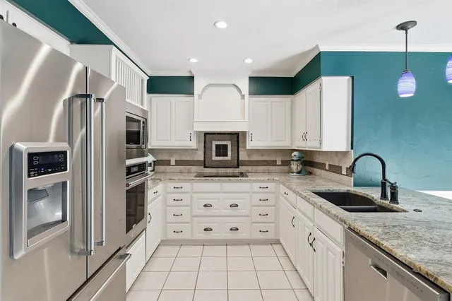 $529,900 | 3721 Fieldcrest Lane, Bedford, TX 76021