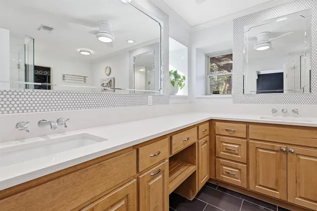 $529,900 | 3721 Fieldcrest Lane, Bedford, TX 76021