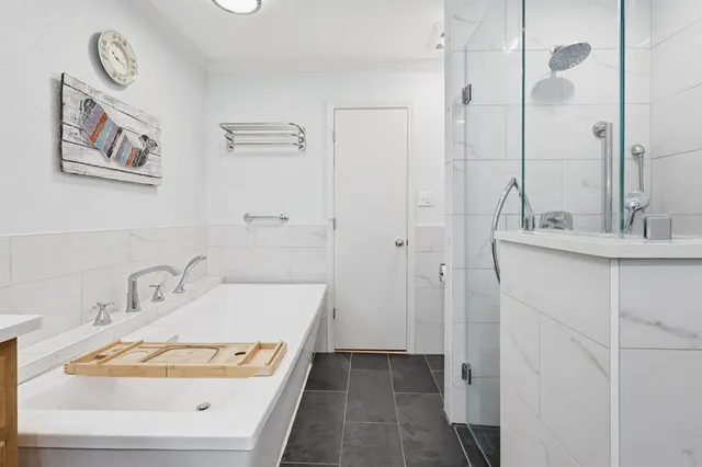 $529,900 | 3721 Fieldcrest Lane, Bedford, TX 76021