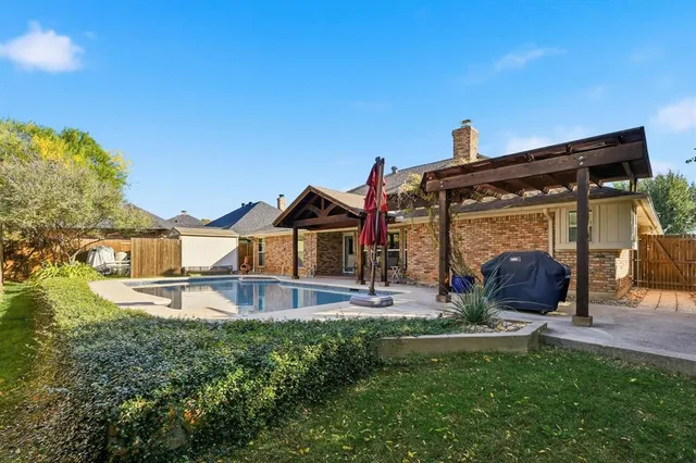 $529,900 | 3721 Fieldcrest Lane, Bedford, TX 76021