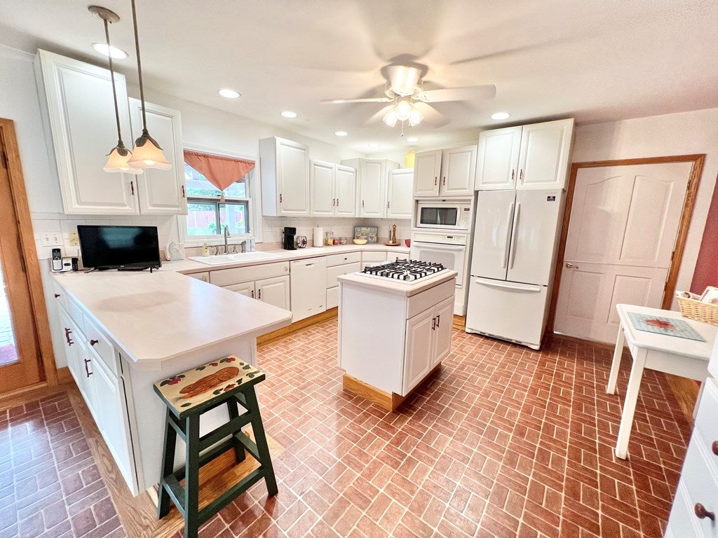 64 Railroad Avenue Roulette, PA 16746 - Photo 2 of 74 Gallery Image 2