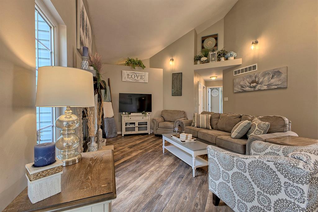 446 Blank School Road Greensburg, PA 15601 - Photo 5 of 27 Livingroom