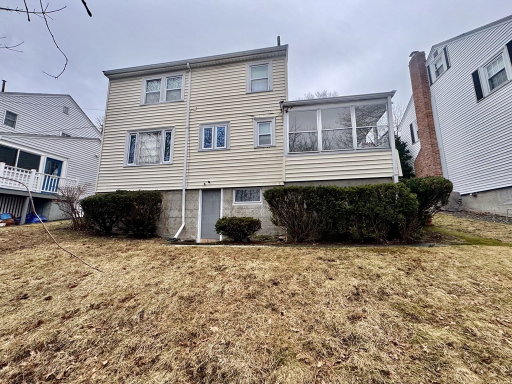 72 Redlands Road Boston, MA 02132 - Photo 4 of 31
