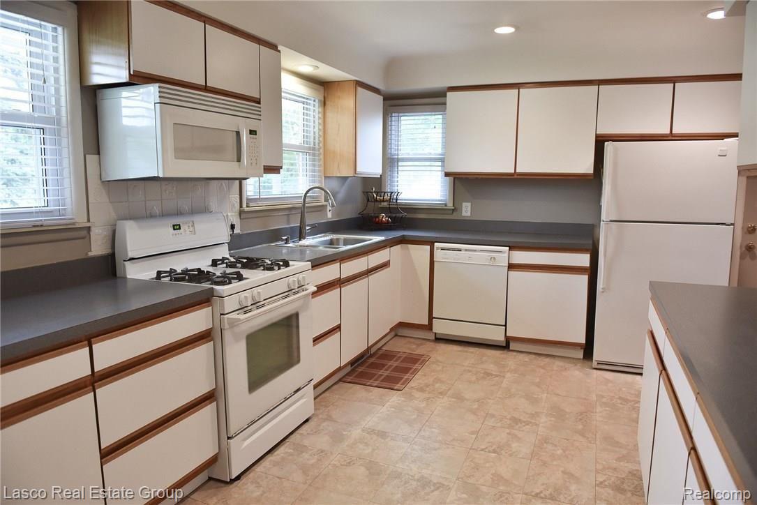 2286 Lancaster Road Bloomfield Hills, MI 48302 - Photo 29 of 34 untitled-6072.jpg