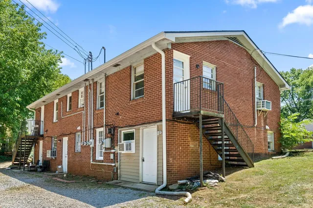 $815 | 427 Circle Drive, Unit B, Clarksville, TN 37043