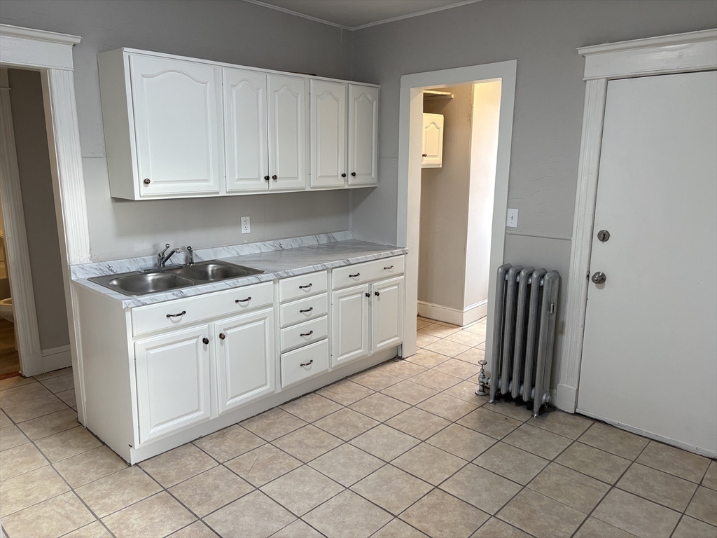 797 Carew Street Springfield, MA 01104 - Photo 19 of 31