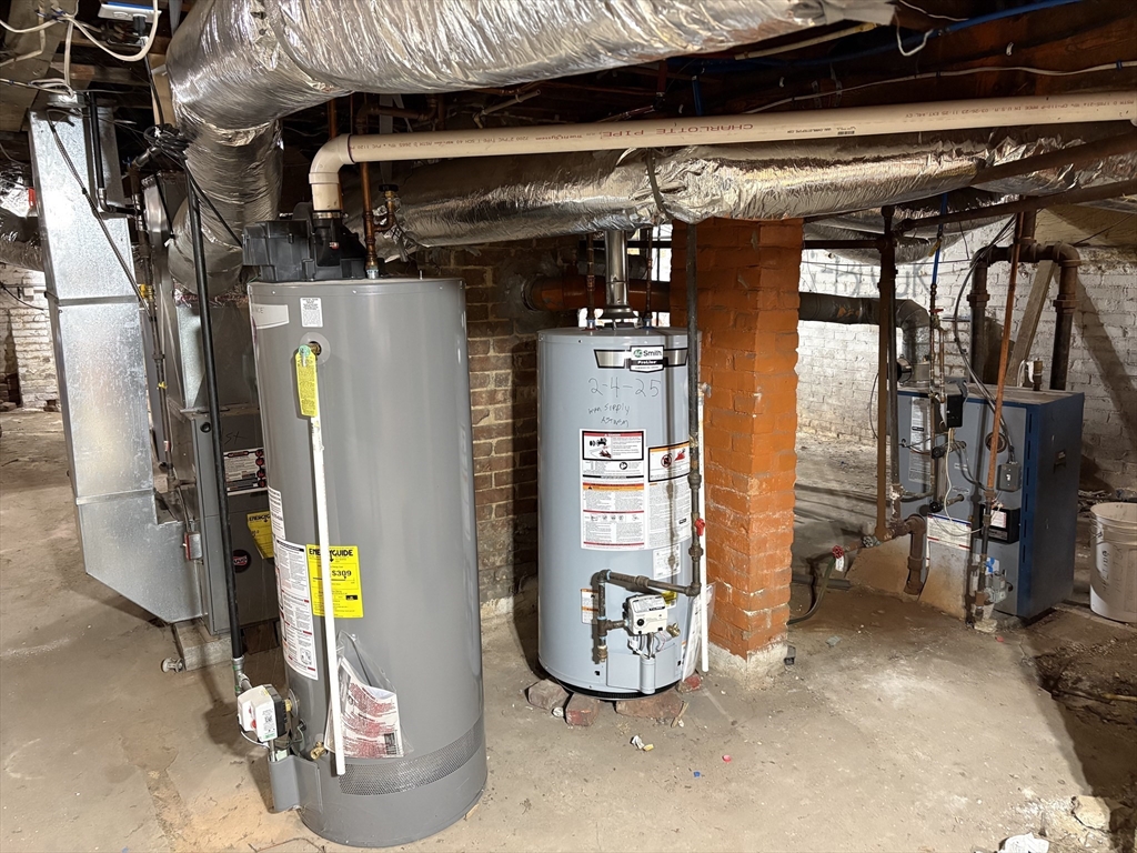 797 Carew Street Springfield, MA 01104 - Photo 26 of 31