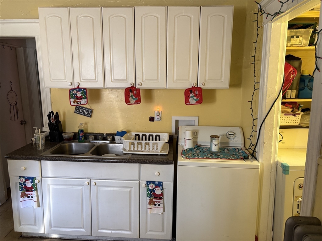 797 Carew Street Springfield, MA 01104 - Photo 6 of 31