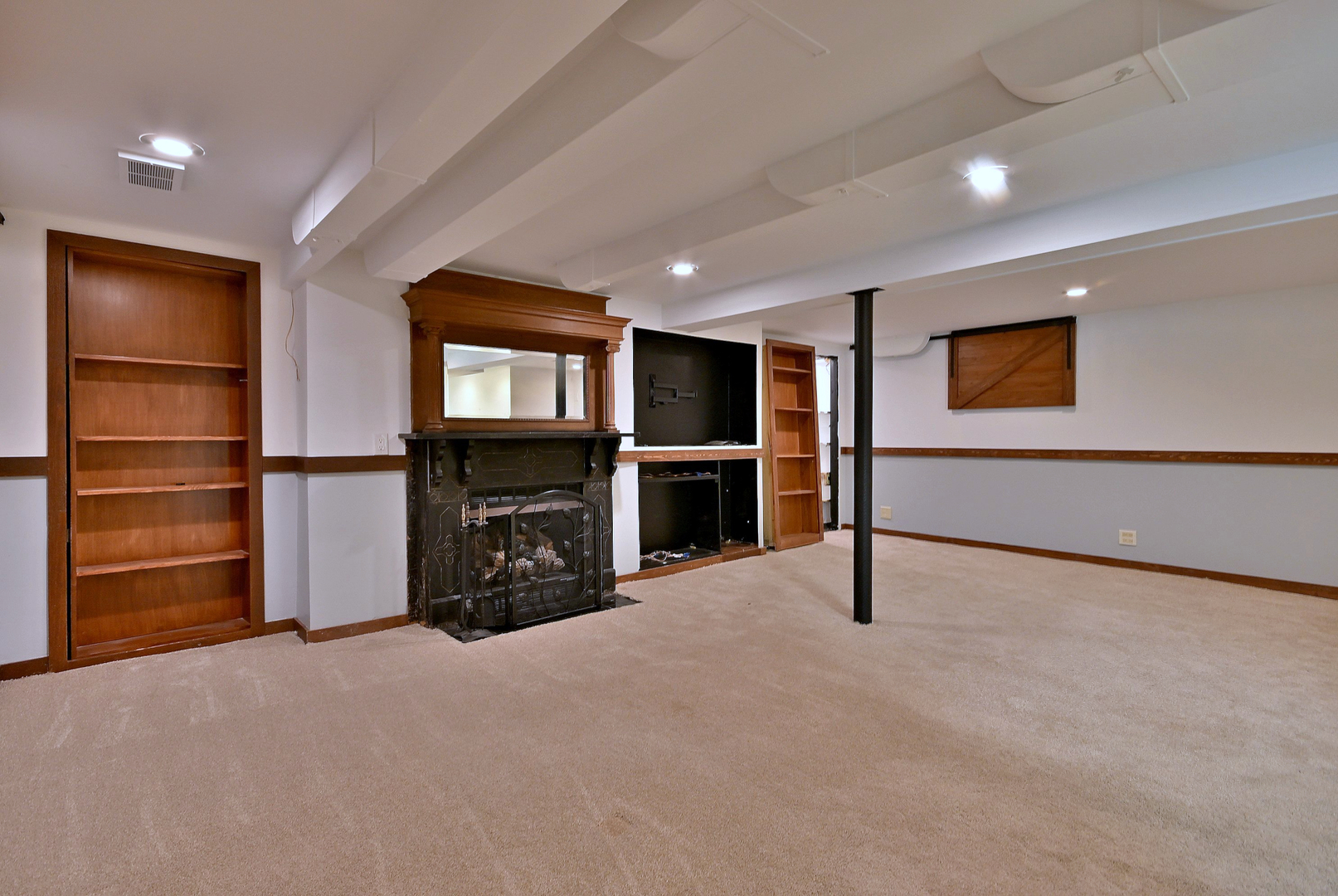 3952 North Oleander Avenue Chicago, IL 60634 - Photo 22 of 34 a view of an empty room with an empty room and fire place