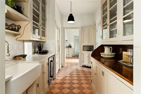 $2,750,000 | 403 Jasmine Way, Clearwater, FL 33756