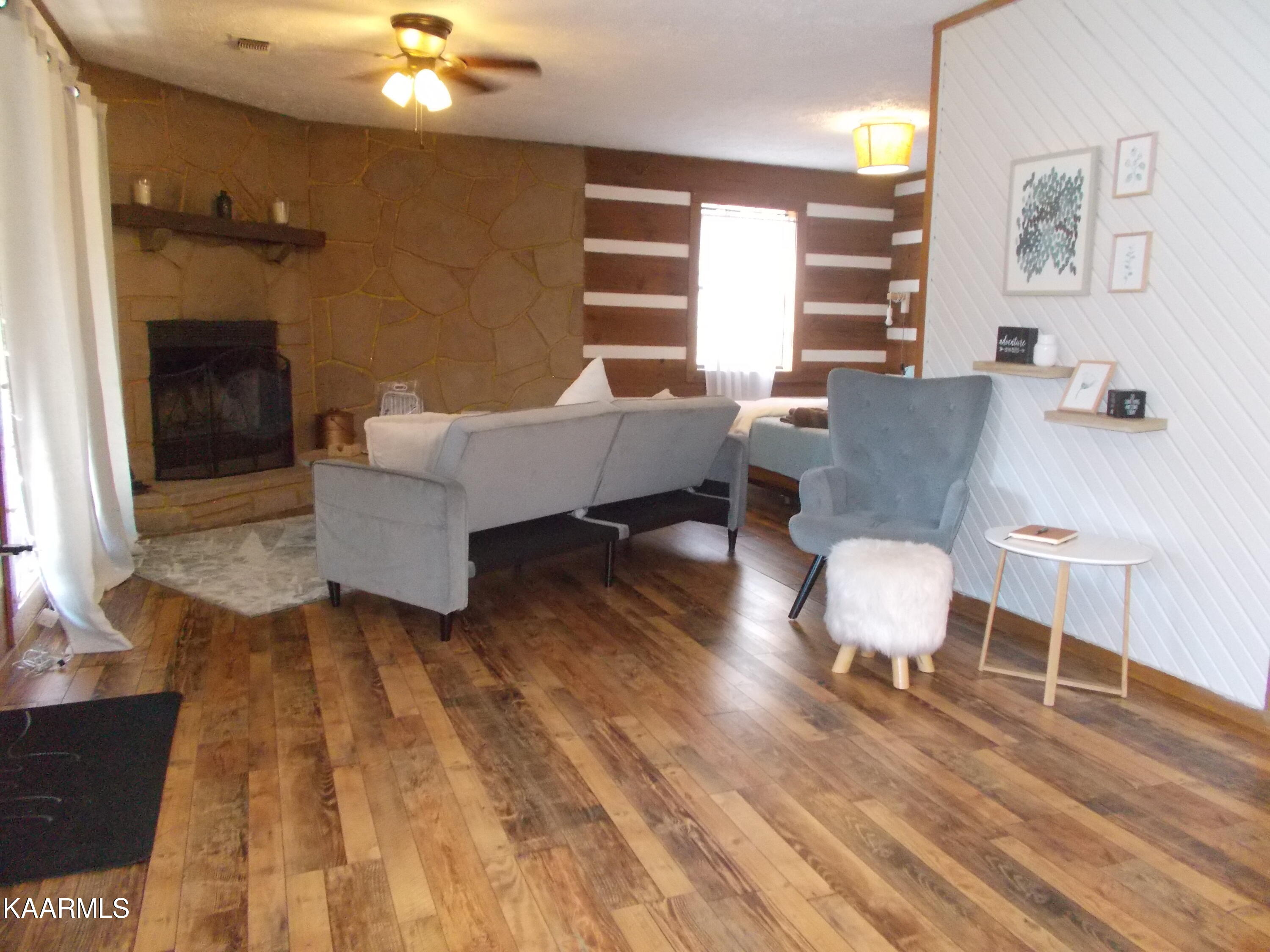4166 Wears Valley Road Sevierville, TN 37862 - Photo 7 of 56 DC3A80F6-A8CE-426F-B0ED-54E5BFBF2BF9