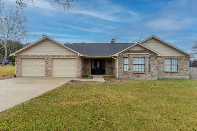 $1,750 | 328 Lake View Drive, Montgomery, TX 77356