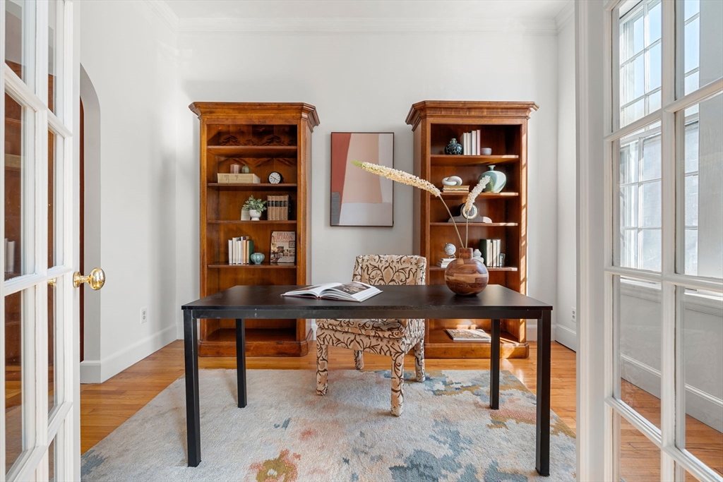 120 Beacon Street, Unit 3 Boston, MA 02116 - Photo 12 of 19 a view of a workspace with furniture