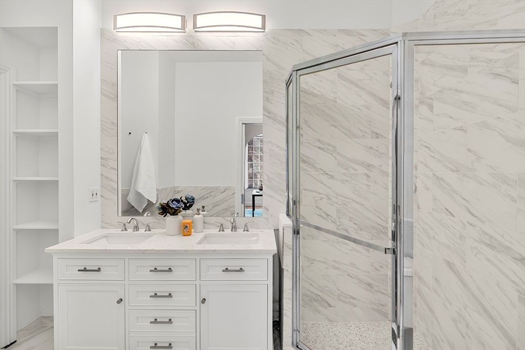 120 Beacon Street, Unit 3 Boston, MA 02116 - Photo 14 of 19 a bathroom with a sink and a mirror