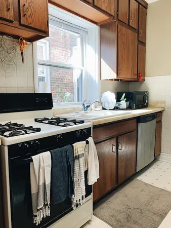$2,950 | 1319 West Early Avenue, Unit 2, Chicago, IL 60660