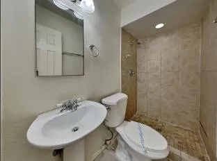 $1,995 | 7818 West Fairmount Avenue, Phoenix, AZ 85033