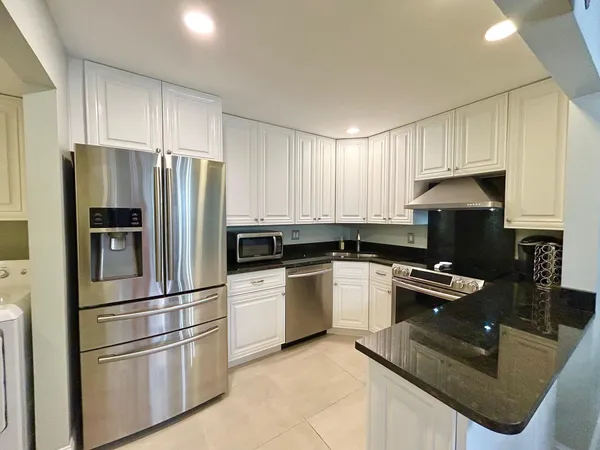 $179,900 | 140 Lake Pine Circle, Unit A1, Greenacres, FL 33463