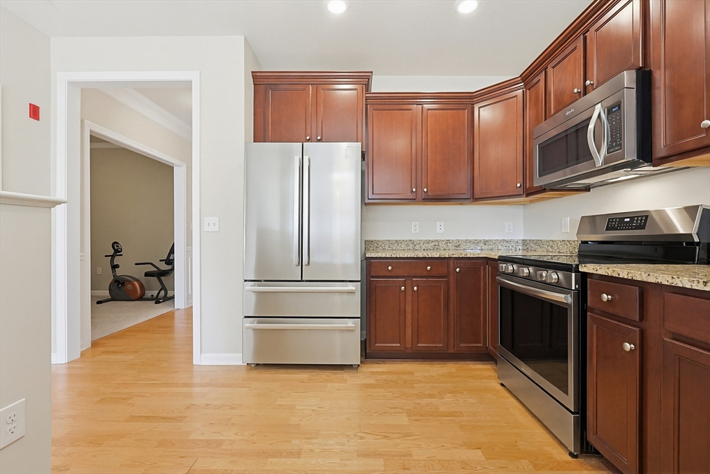 36 Augustus Court, Unit 2012 Reading, MA 01867 - Photo 12 of 35