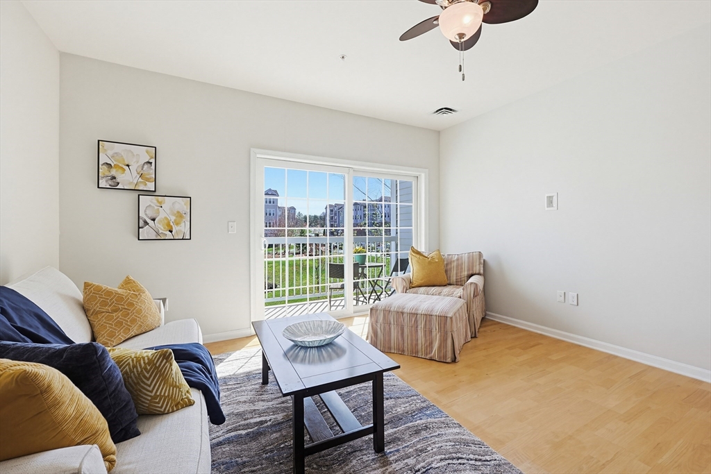 36 Augustus Court, Unit 2012 Reading, MA 01867 - Photo 4 of 35