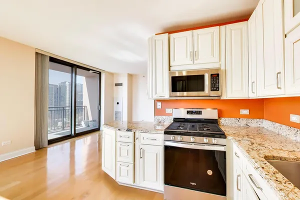 $364,900 | 1101 South State Street, Unit 1307, Chicago, IL 60605