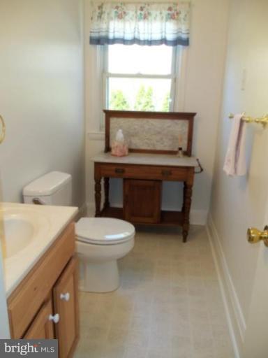 202 Hollen Road Baltimore, MD 21212 - Photo 26 of 29 Half Bath 1