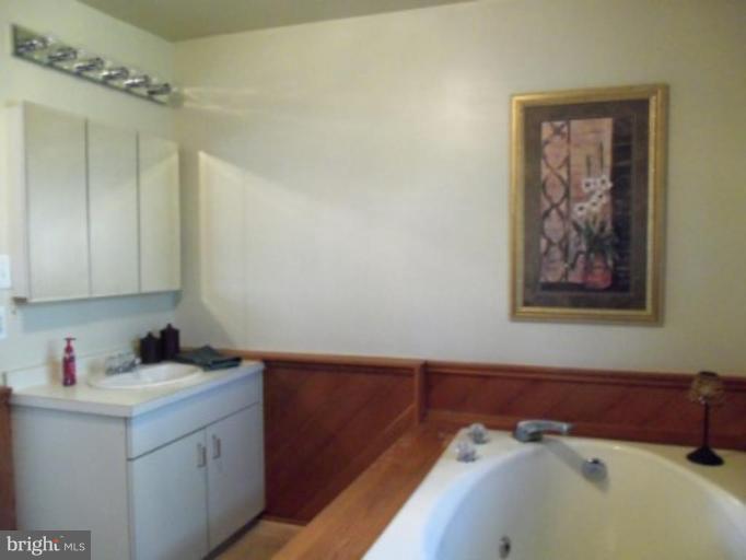 202 Hollen Road Baltimore, MD 21212 - Photo 7 of 29 Bath #2