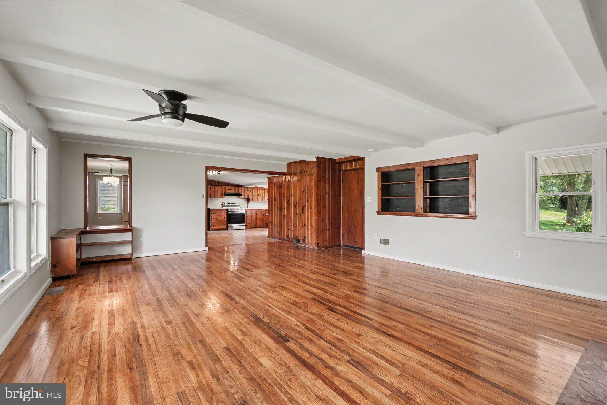 731 Range End Road Dillsburg, PA 17019 - Photo 10 of 37 Living Room