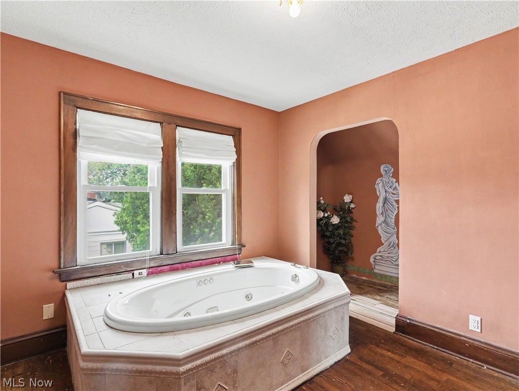 1458 Breiding Road Akron, OH 44310 - Photo 11 of 16