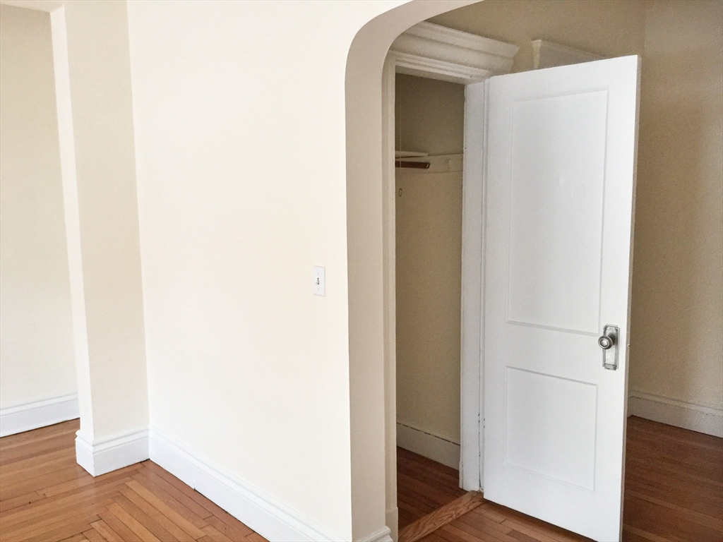 7 Naples Road, Unit 1 Brookline, MA 02446 - Photo 3 of 9