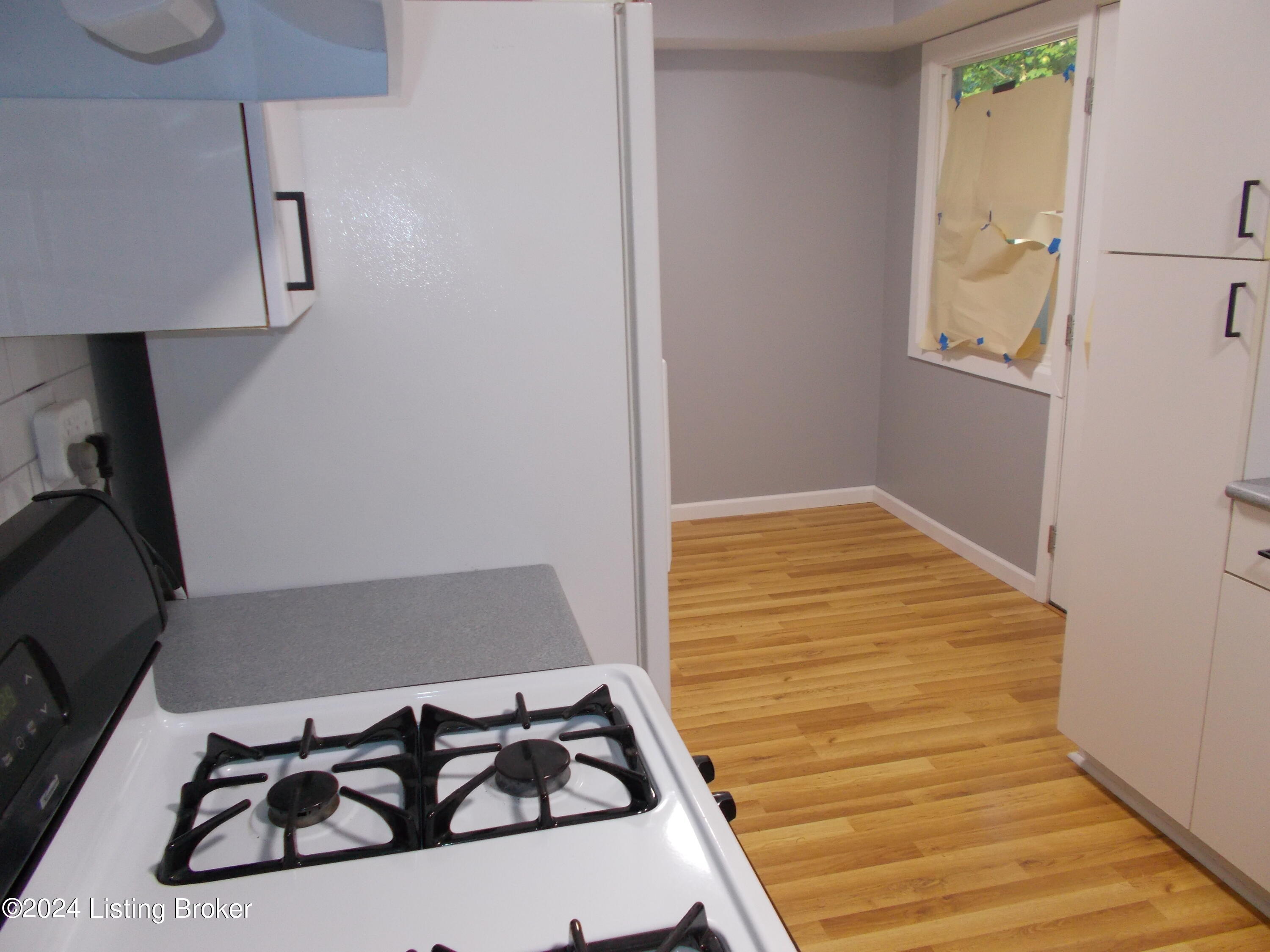 229 Crestwood Road Louisville, KY 40229 - Photo 12 of 16 DSCN1635