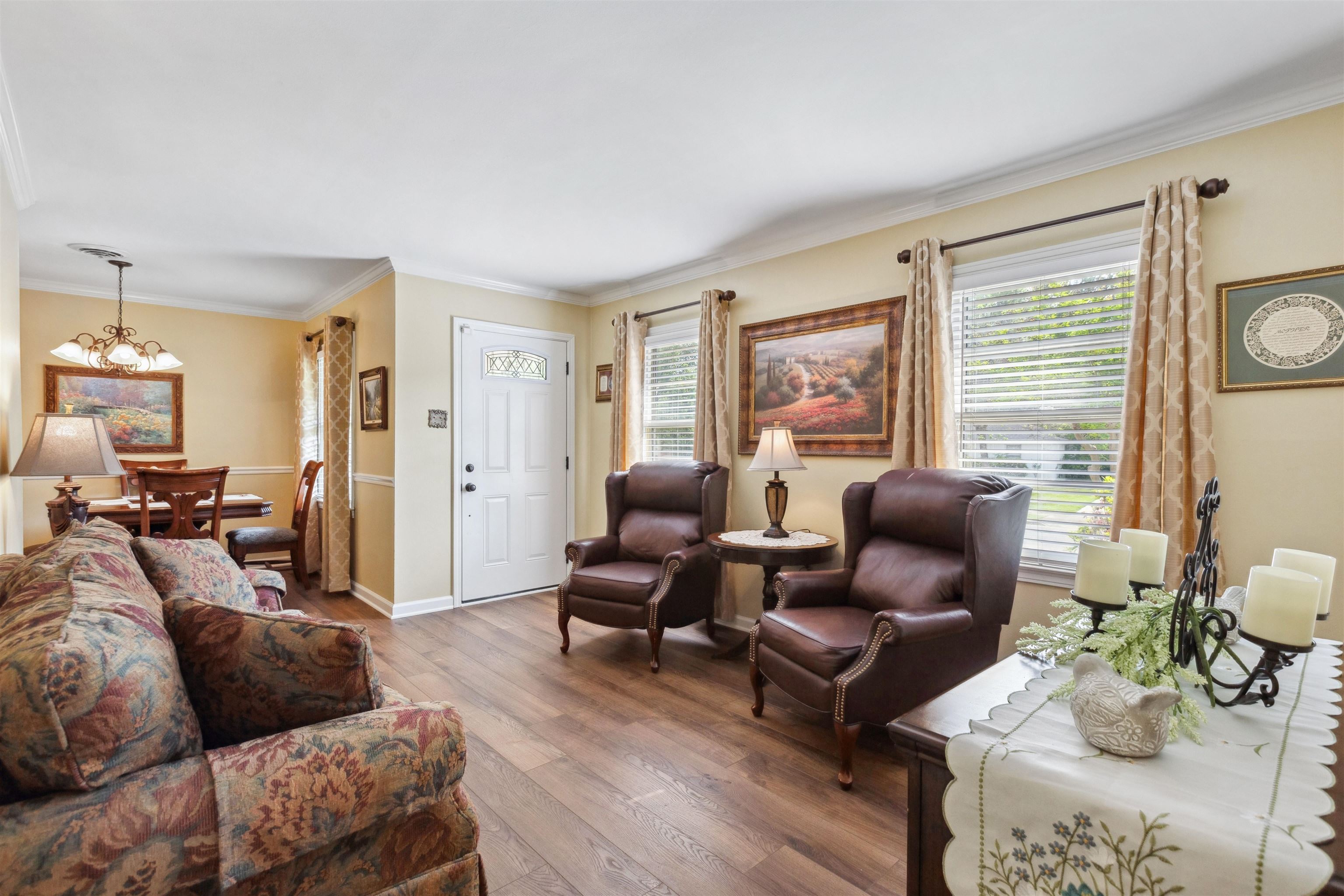 1631 Hopewell Road Memphis, TN 38117 - Photo 3 of 22 a living room with furniture or couch and a window