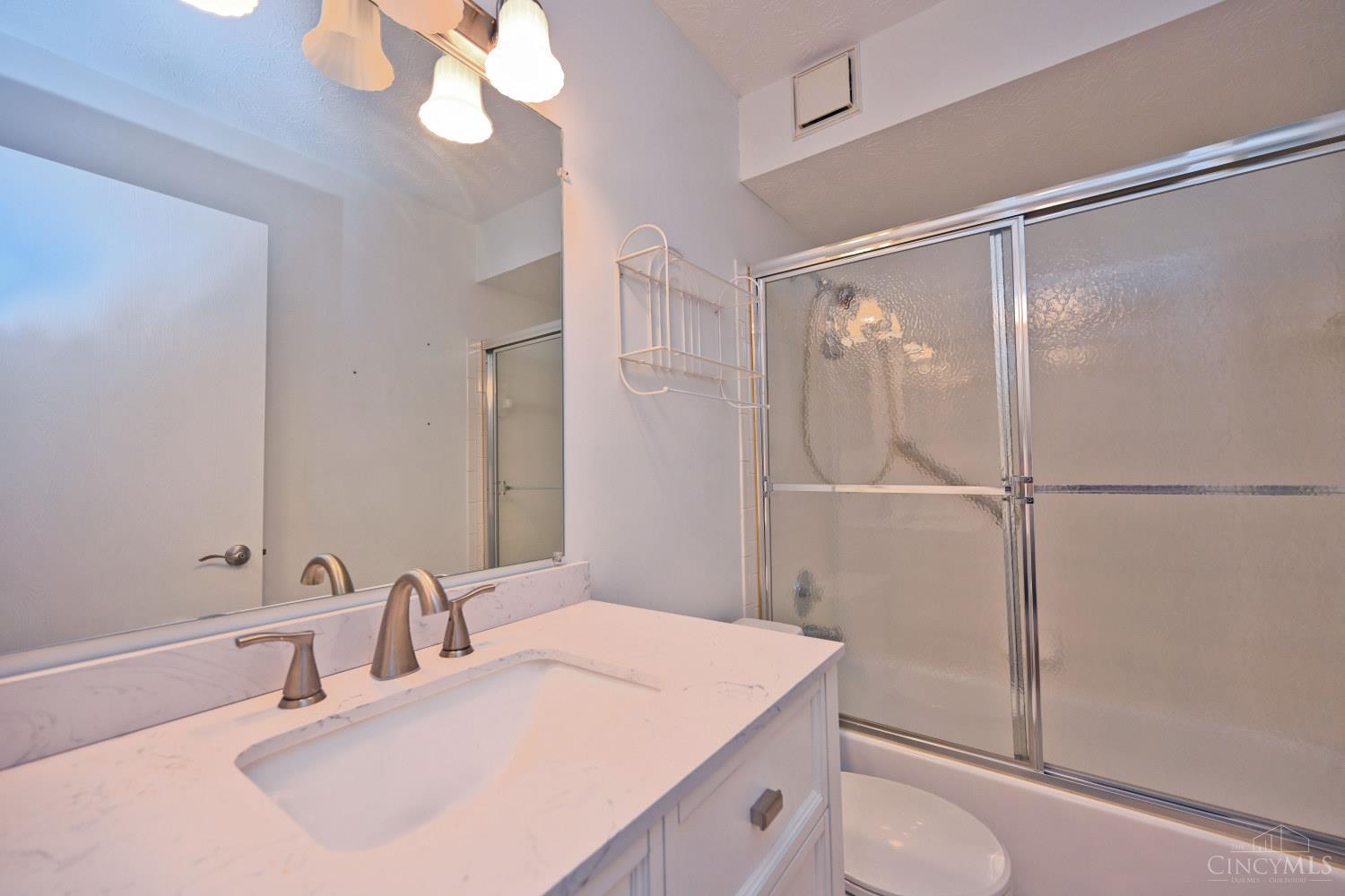 1009 Cedar Ridge Drive, Unit 4 Cincinnati, OH 45245 - Photo 31 of 45