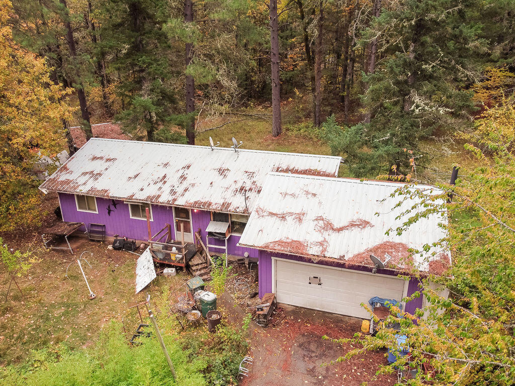 333 Queen Of Bronze Road Cave Junction, OR 97523 - Photo 3 of 22 BrielleLeayDesigns-3