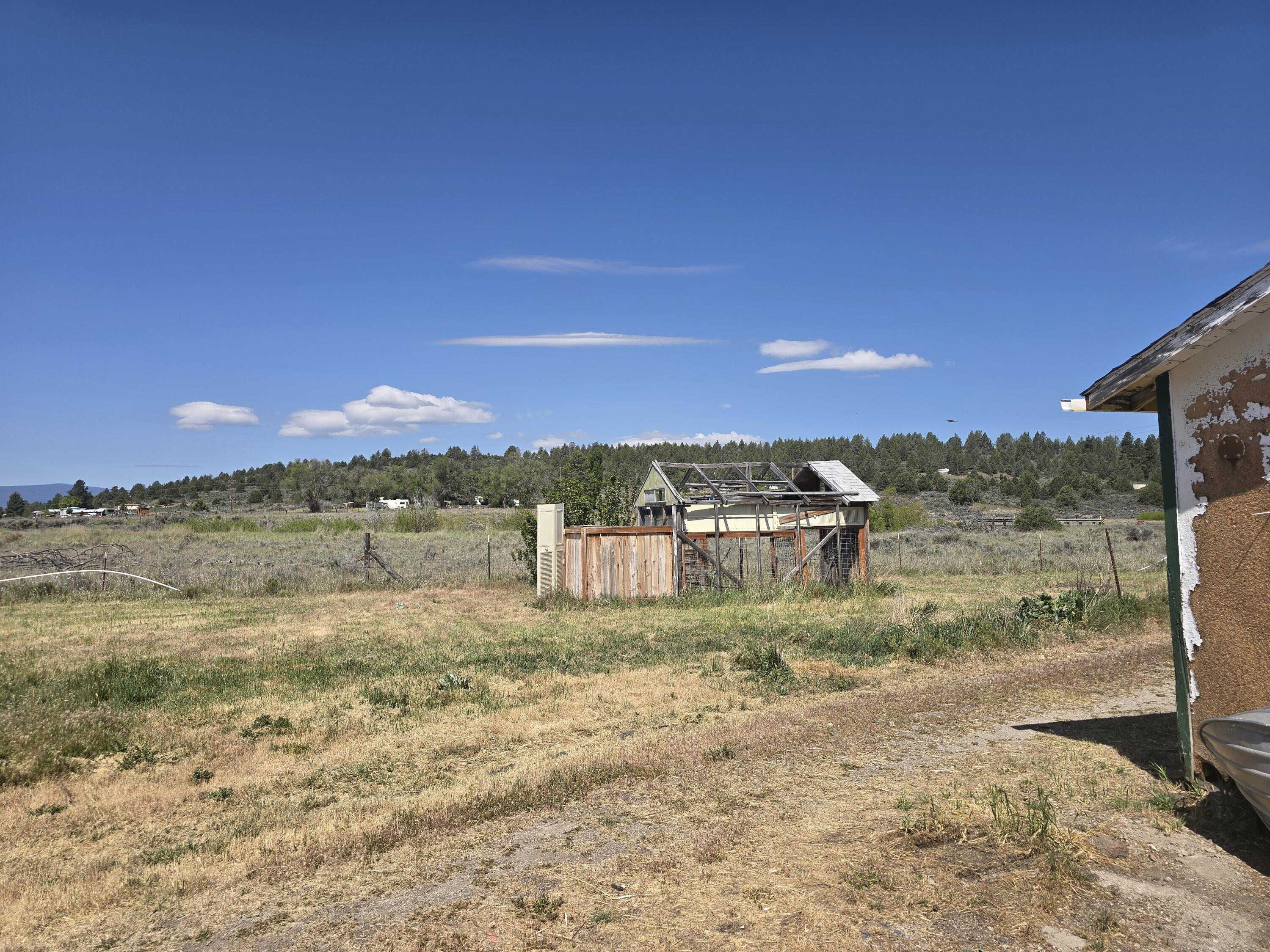 31974 Drews Road Chiloquin, OR 97624 - Photo 19 of 25 a view of a road with an ocean view