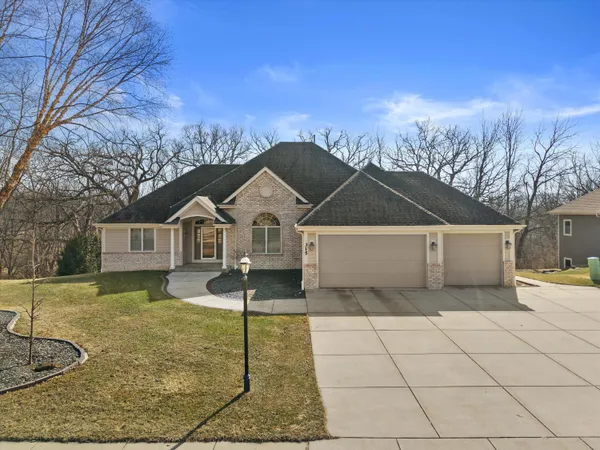 $799,900 | 315 Prairie Song Drive, Waukesha, WI 53188