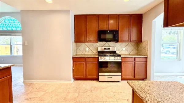 $1,880 | 2102 Indian Clearing Trail, Rosenberg, TX 77471