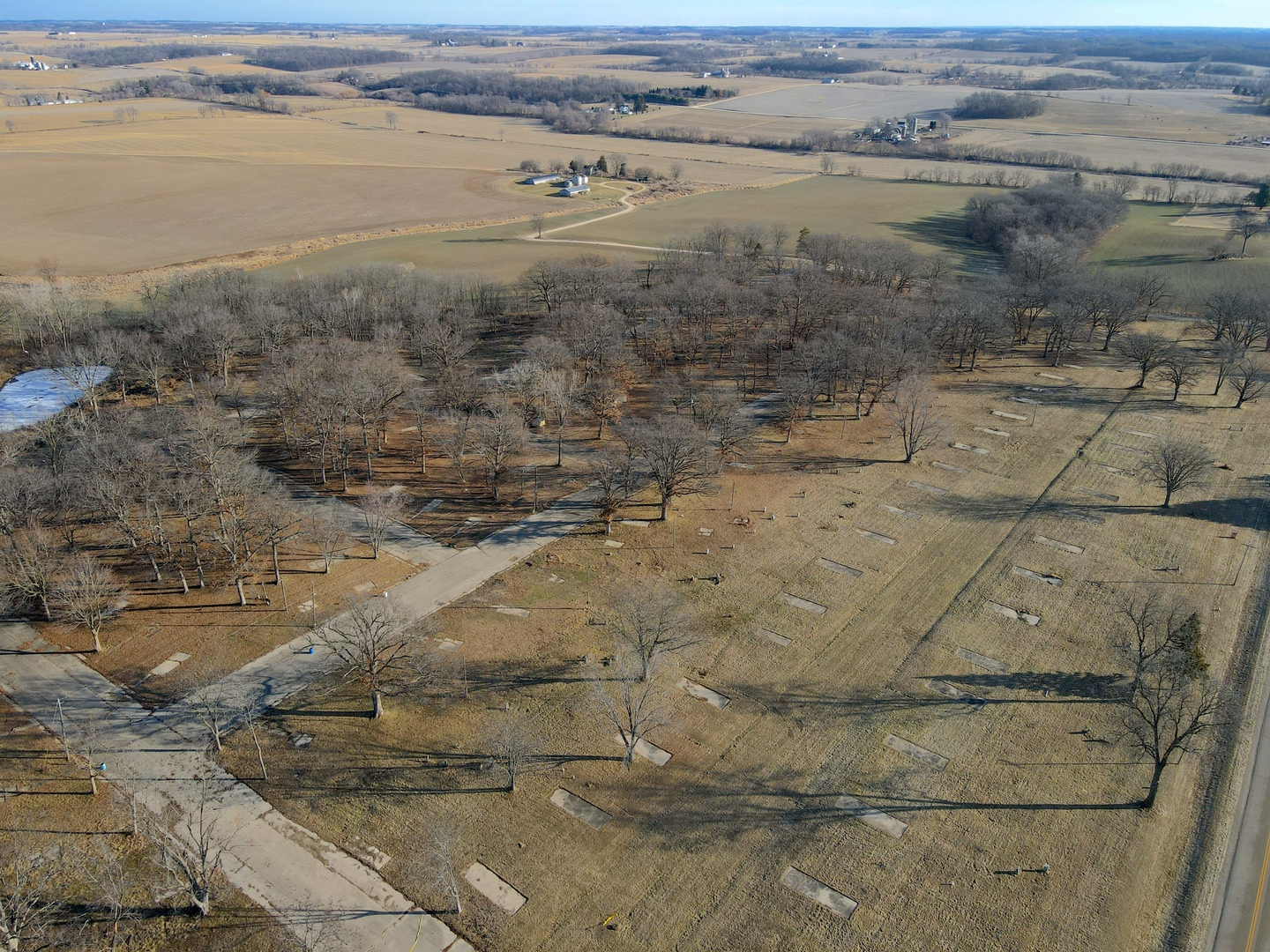 4500 East River Road Ridott, IL 61067 - Photo 15 of 35 a view of an ocean beach