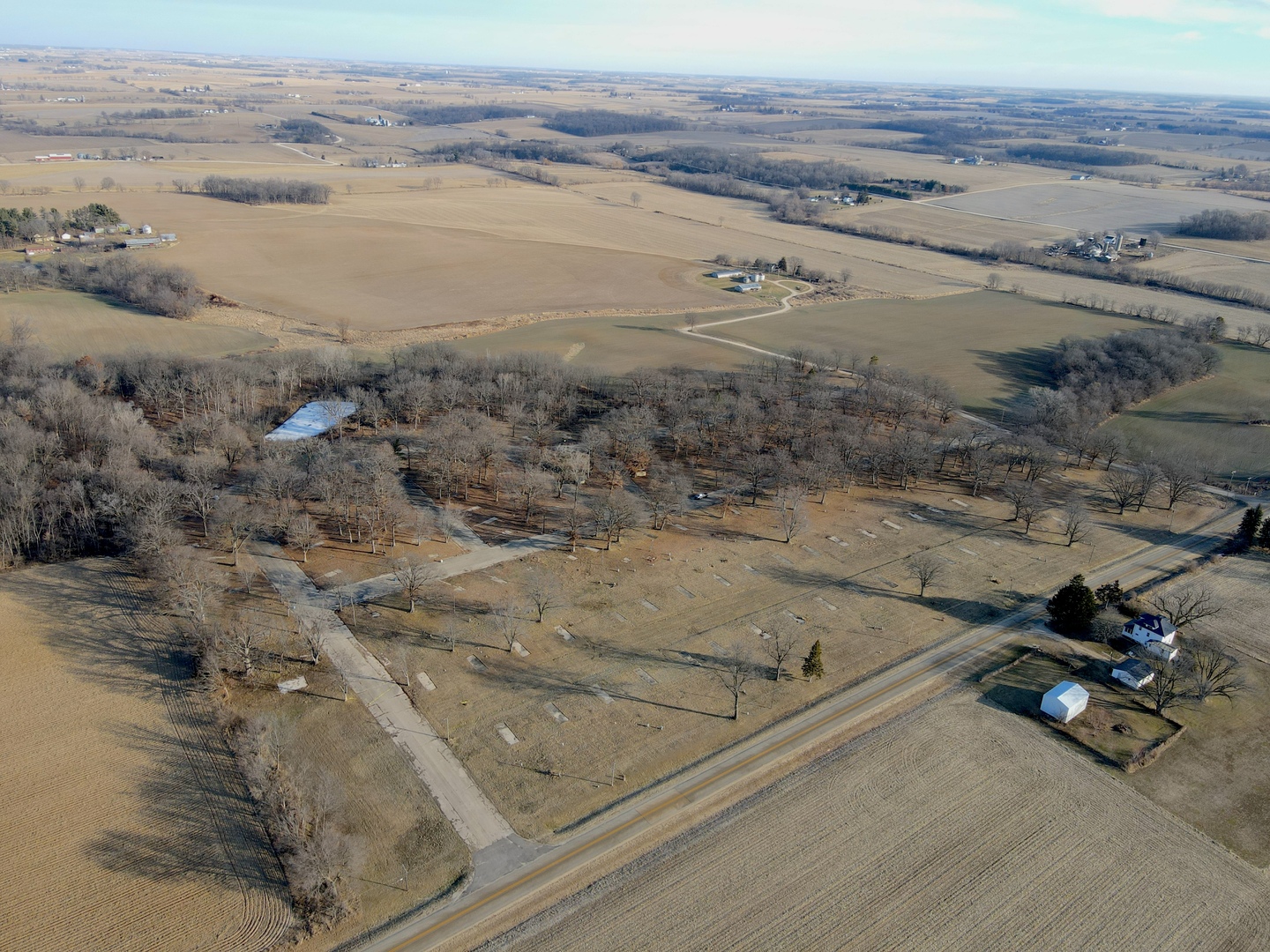 4500 East River Road Ridott, IL 61067 - Photo 2 of 35 a view of beach and ocean