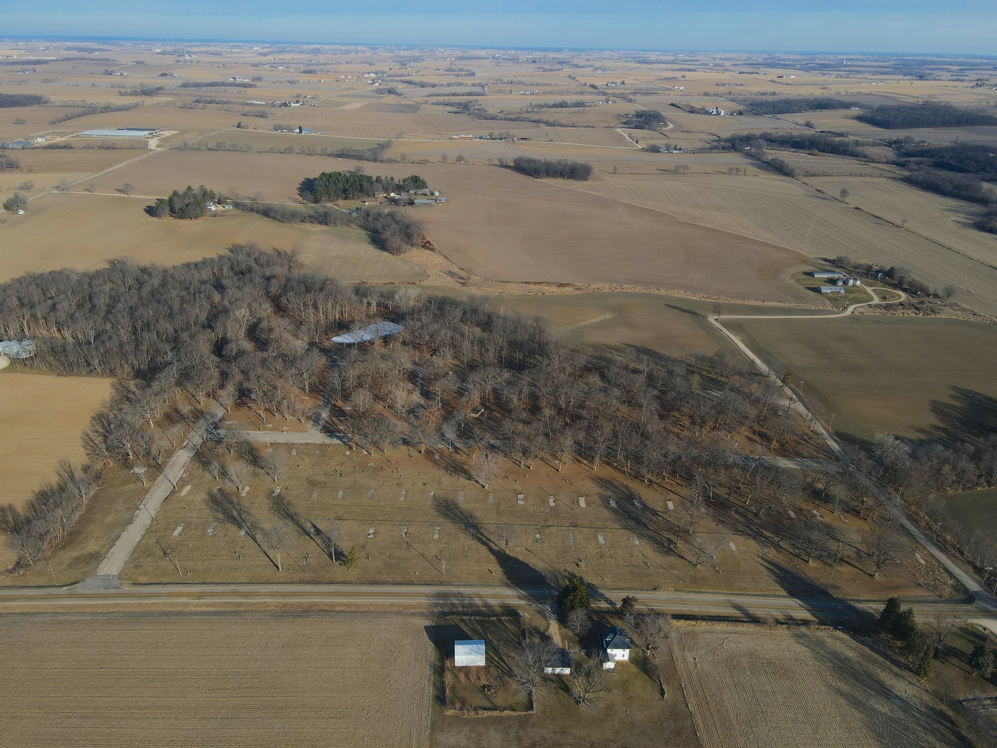 4500 East River Road Ridott, IL 61067 - Photo 3 of 35 a view of beach and ocean