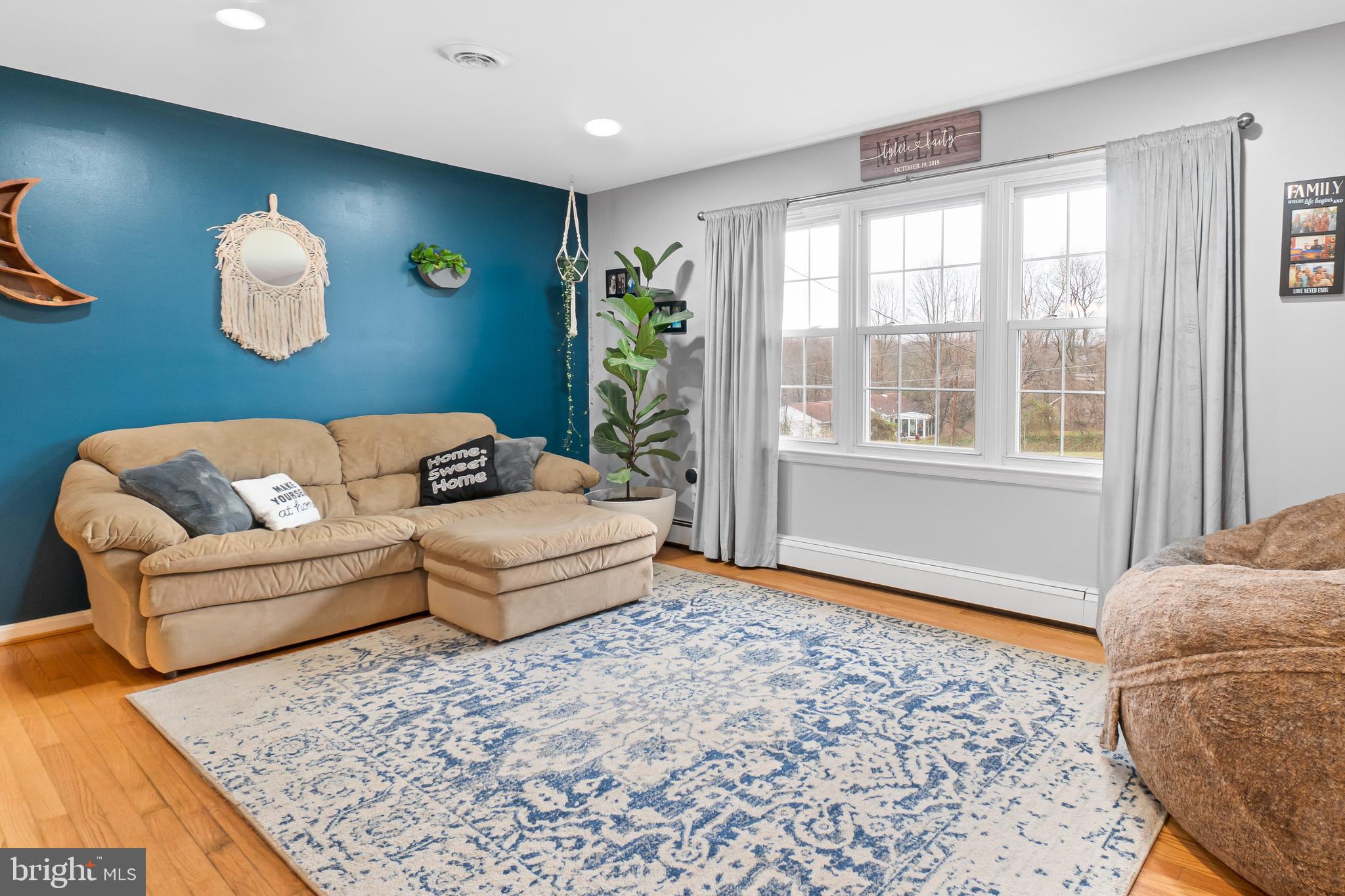 2465 Appleton Road Elkton, MD 21921 - Photo 5 of 27 Living Room