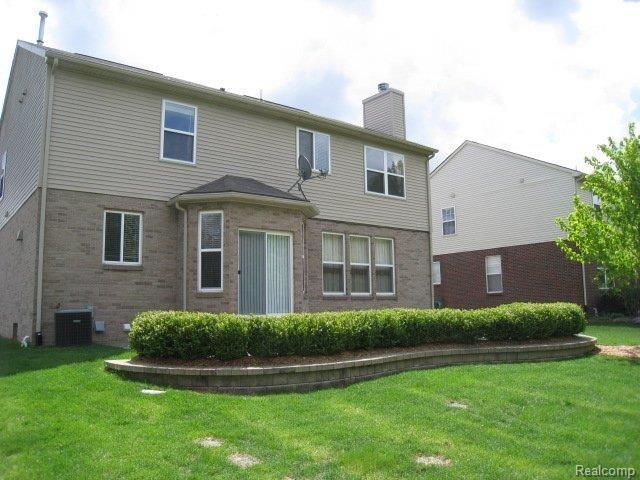 3622 Everett Drive Rochester, MI 48307 - Photo 2 of 23 02 back.JPG