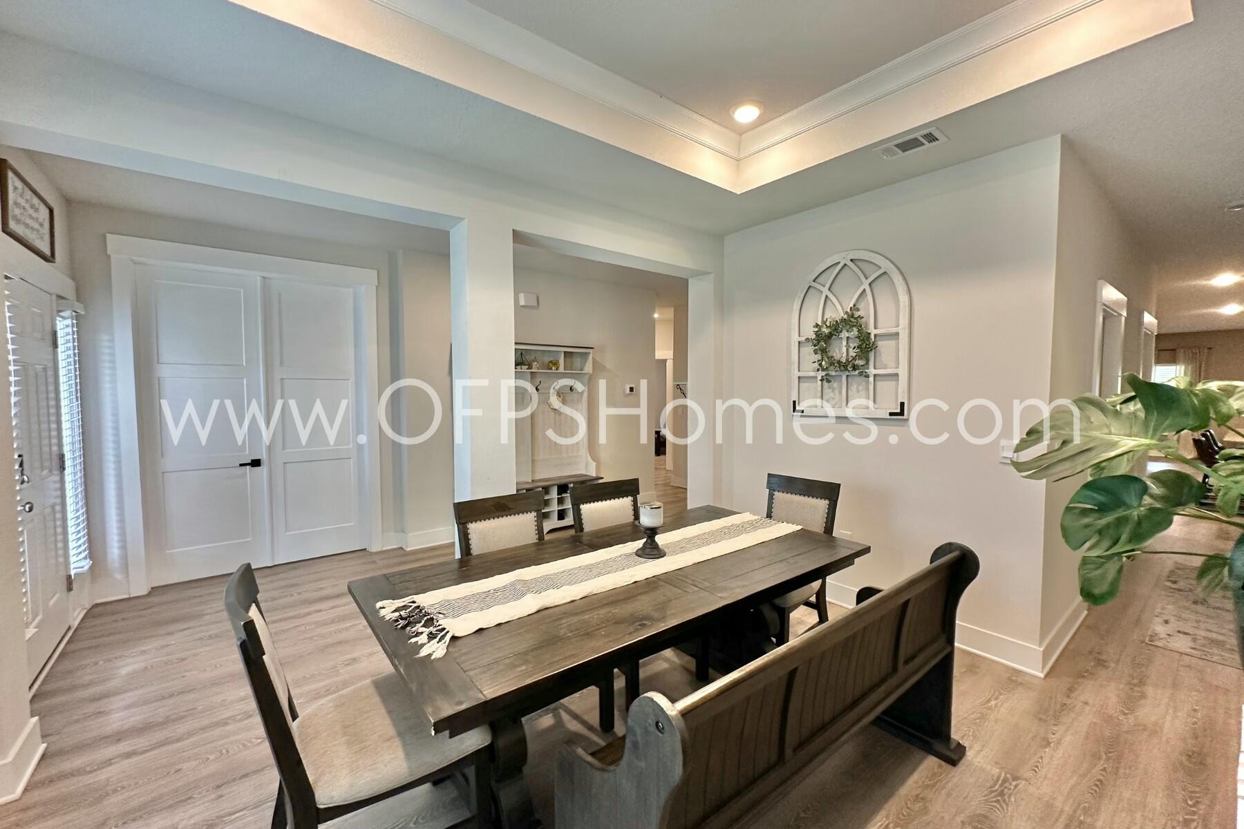 2412 Dakota Way Crestview, FL 32536 - Photo 40 of 43 a living room with furniture