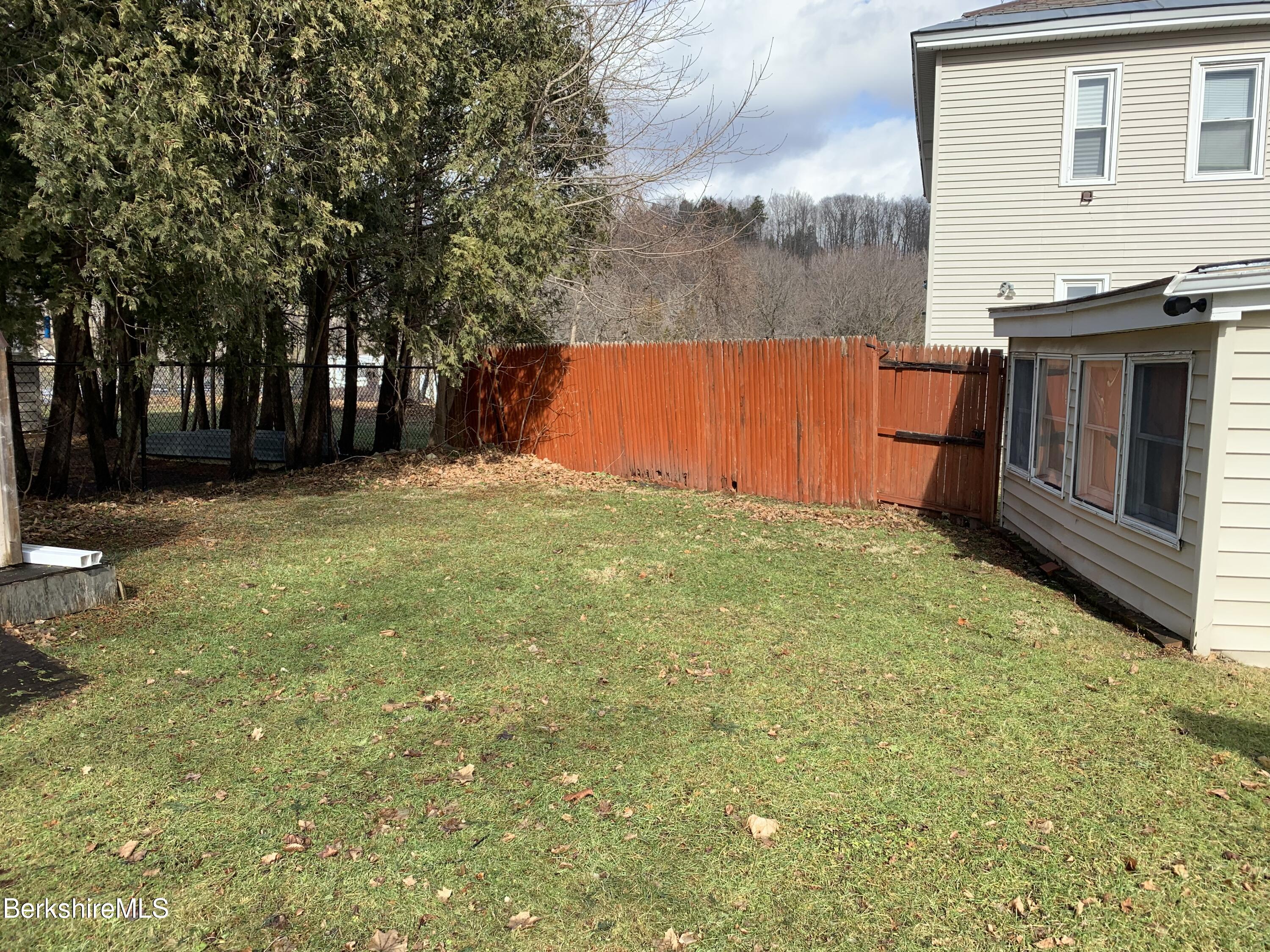 20 Prospect Street Adams, MA 01220 - Photo 4 of 40