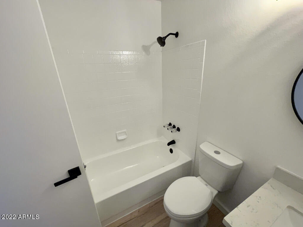 1428 East Carter Road Phoenix, AZ 85042 - Photo 12 of 21 GUEST BATH