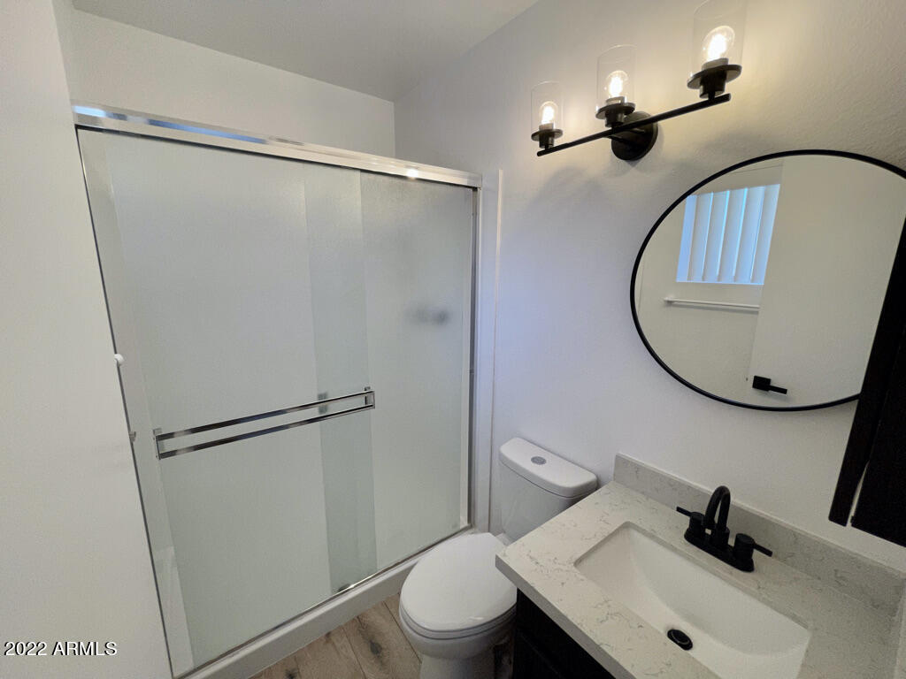 1428 East Carter Road Phoenix, AZ 85042 - Photo 17 of 21 MSTR BATH