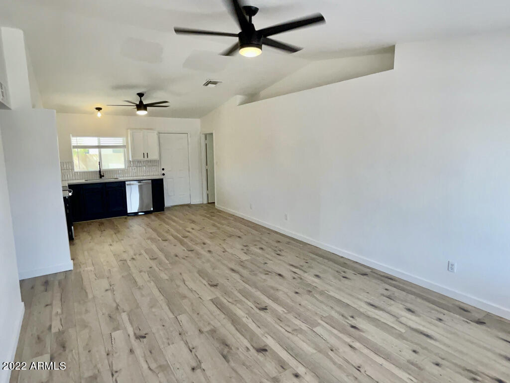 1428 East Carter Road Phoenix, AZ 85042 - Photo 4 of 21 LIVING ROOM