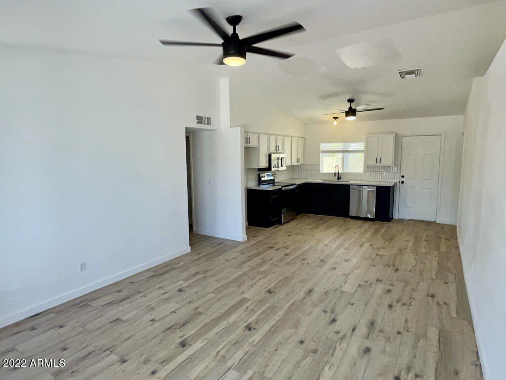1428 East Carter Road Phoenix, AZ 85042 - Photo 5 of 21 LIVING ROOM