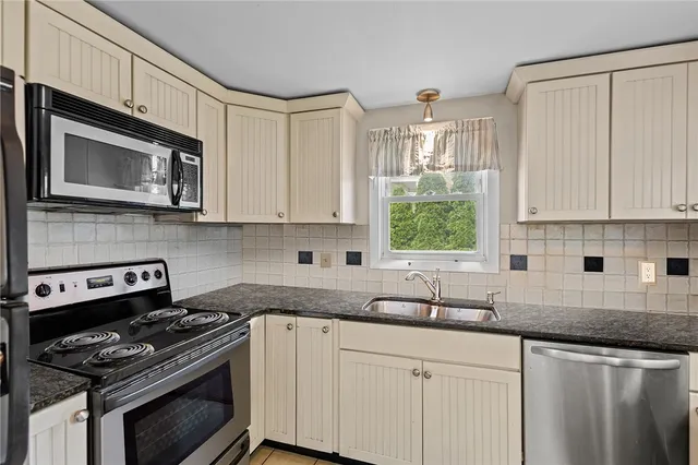 $3,700 | 75 Charlotte Drive, East Greenwich, RI 02818